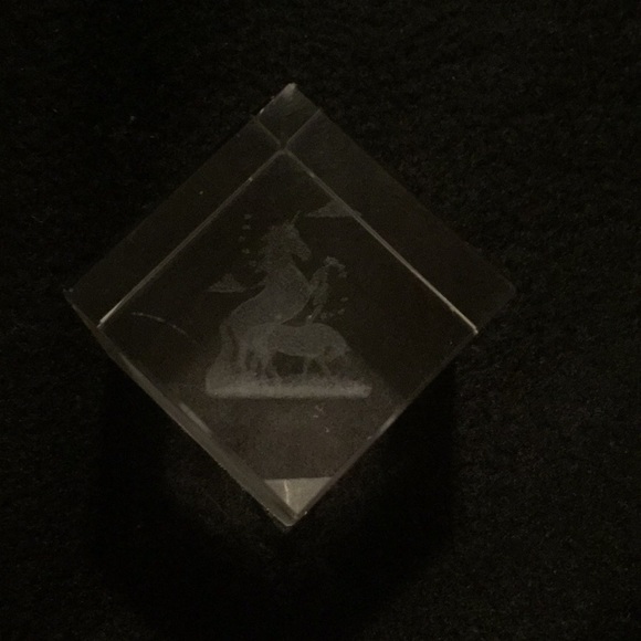 Unicorns in 3D Etched Glass Cube - Picture 2 of 15